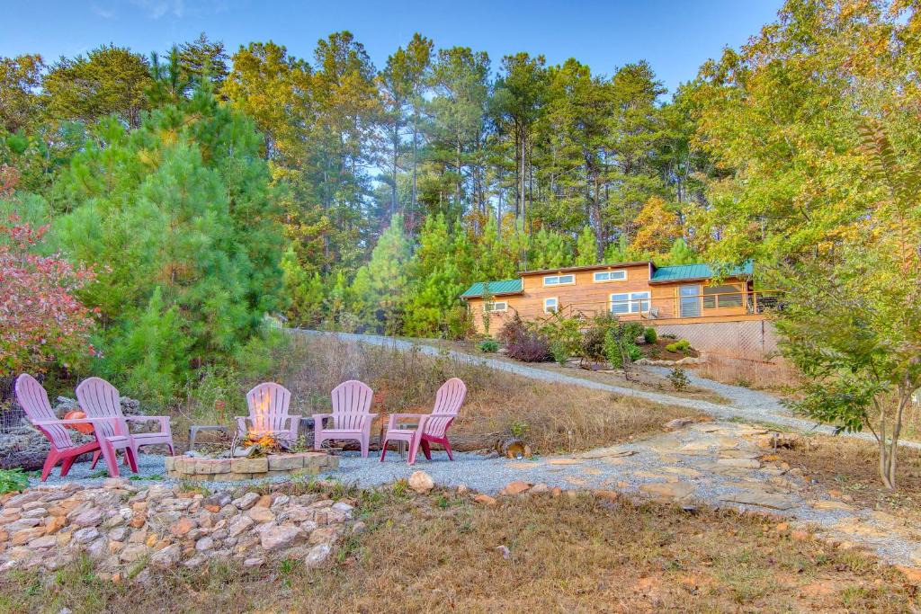 Mill Spring House | 7 Mi to Lake Lure Mill Spring Cabin with Hot Tub