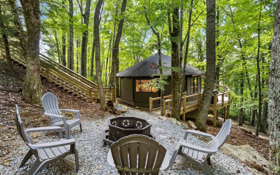 Beech Mountain Cabin | 73 m² Cabin ∙ 2 bedrooms ∙ 6 guests