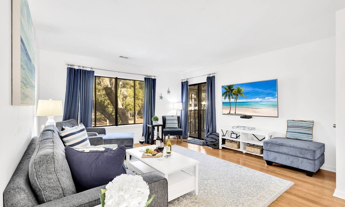 Hilton Head Island Condo | 77 Springwood Villa @ Forest Beach | Pool View | Minutes to Coligny | 10 min walk to the Beach