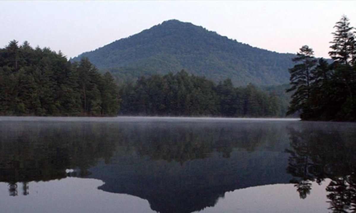 Robbinsville House | 8 BR/8 Bath--Blue Boar Lodge Large Group Rental at Lake Santeetlah