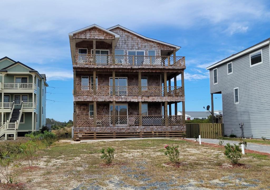 South Nags Head House | 8018 Beach Rd, Semi-Oceanfront, Pool/Hot Tub