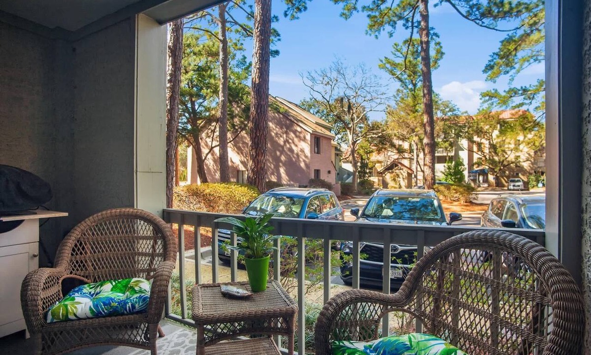 Harbour Town Apartment | 909 Cutter Court – Modern Coastal Retreat Near Harbor Town Marina