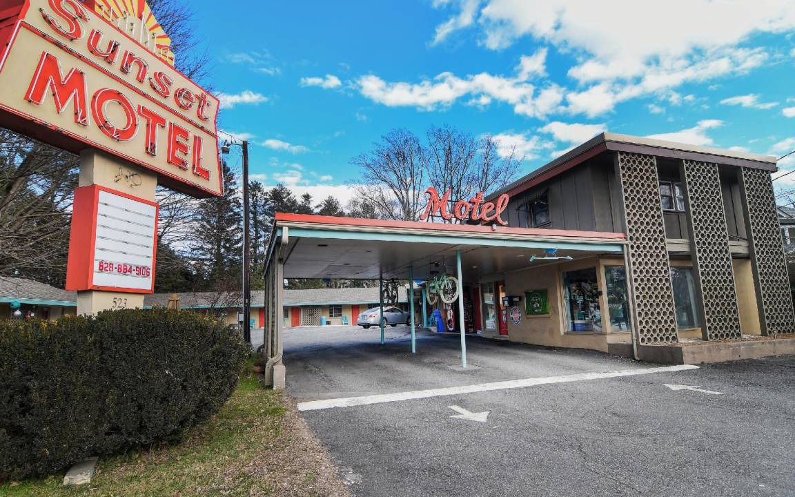 Brevard Hotel | 92 m² Motel ∙ 6 guests