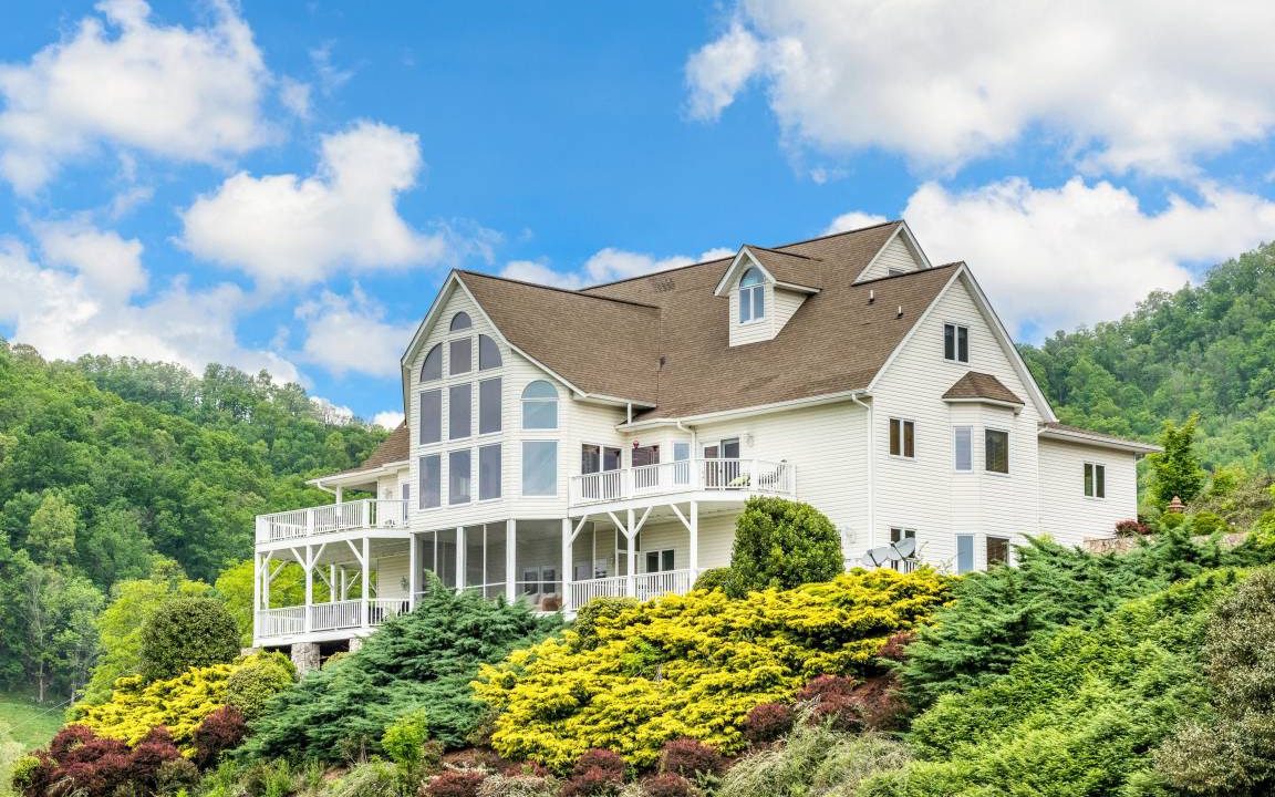 Clyde House | 929 m² House ∙ 8 bedrooms ∙ 28 guests