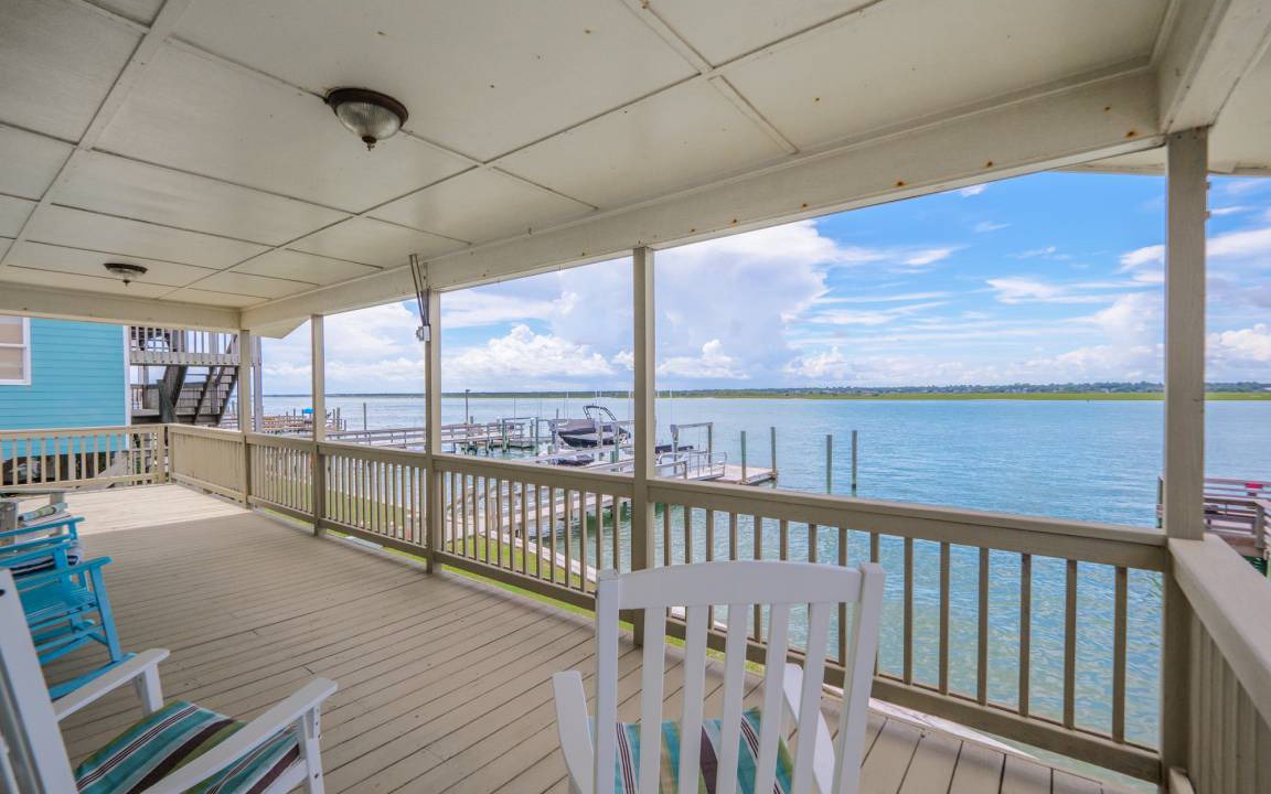 Topsail Beach House | 94 m² House ∙ 2 bedrooms ∙ 4 guests