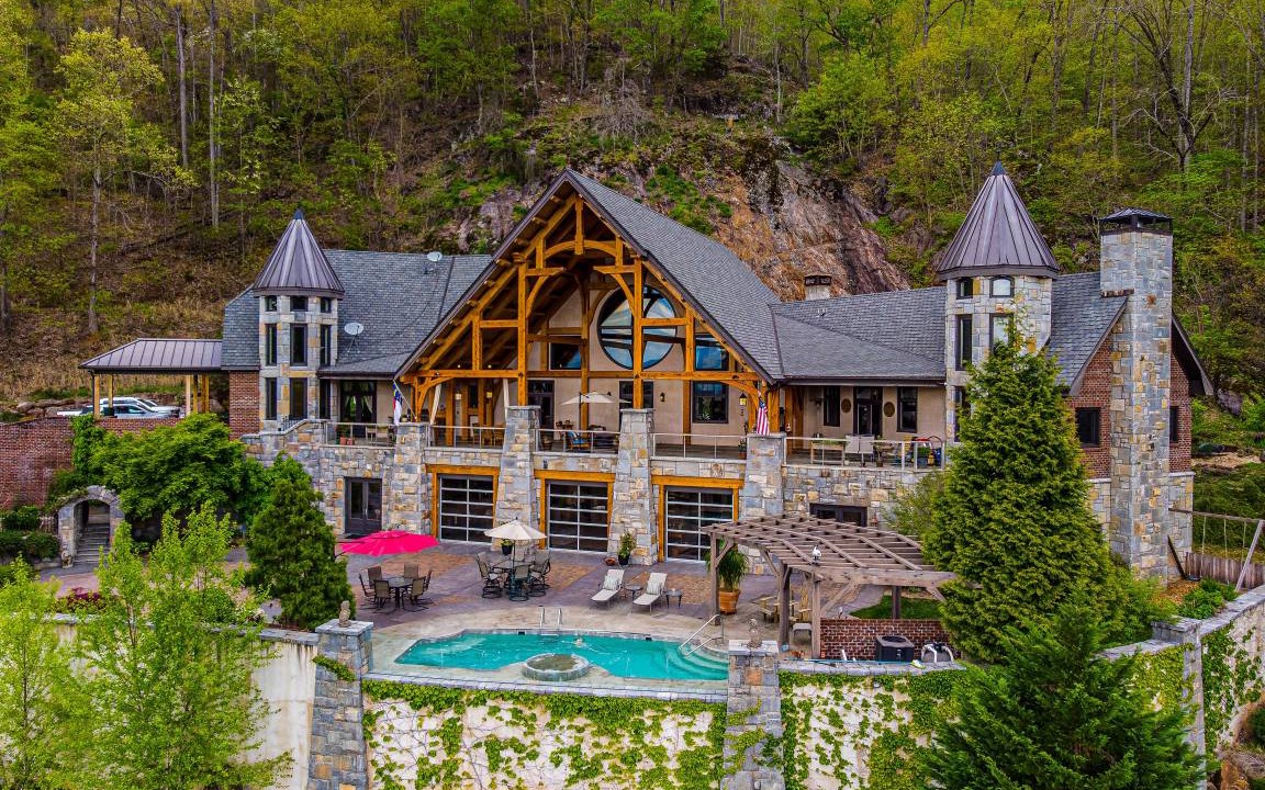 Franklin House | 955 m² House ∙ 8 bedrooms ∙ 32 guests