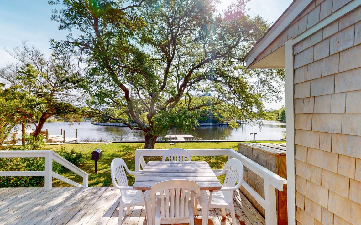 Brigands' Bay House | 96 m² House ∙ 3 bedrooms ∙ 6 guests