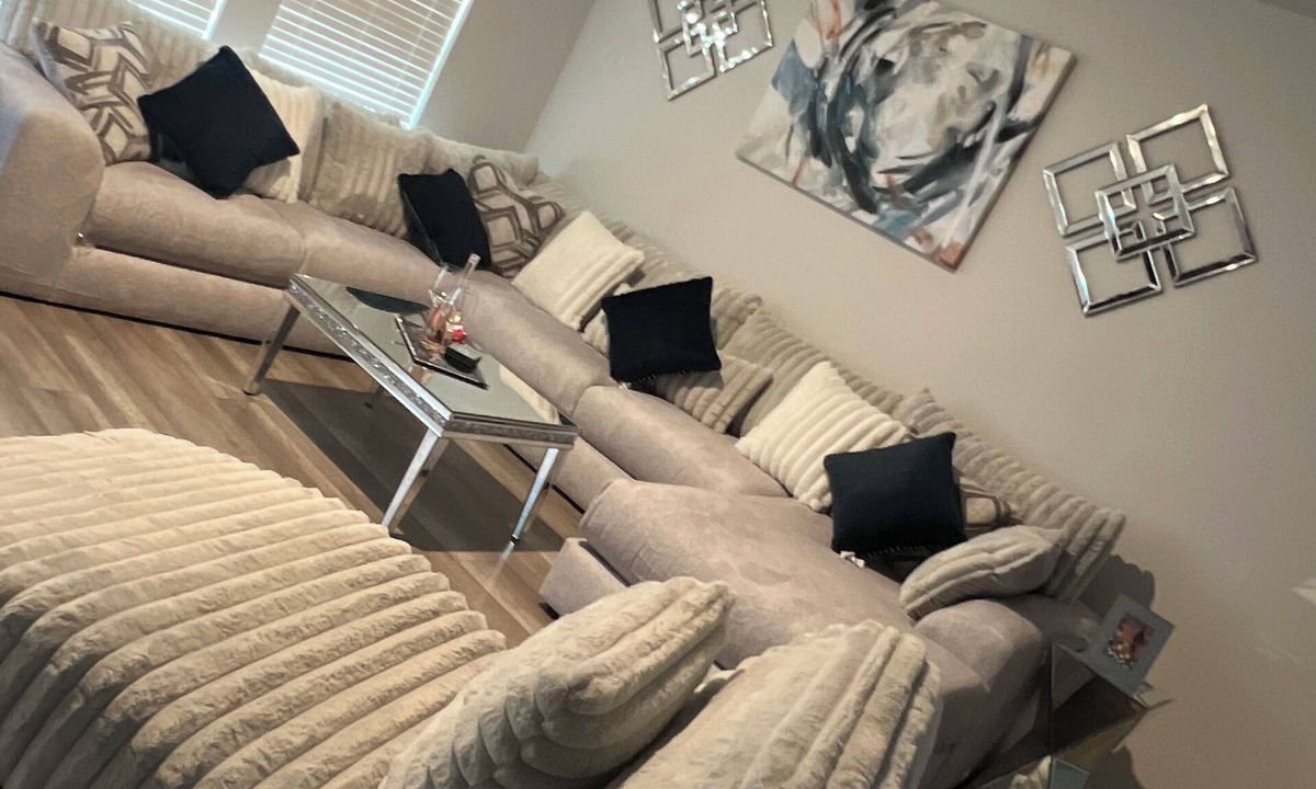 Summerville House | A Cozy Summerville Getaway!