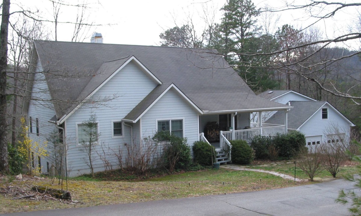 Skyland House | A fun haven for nature lovers.