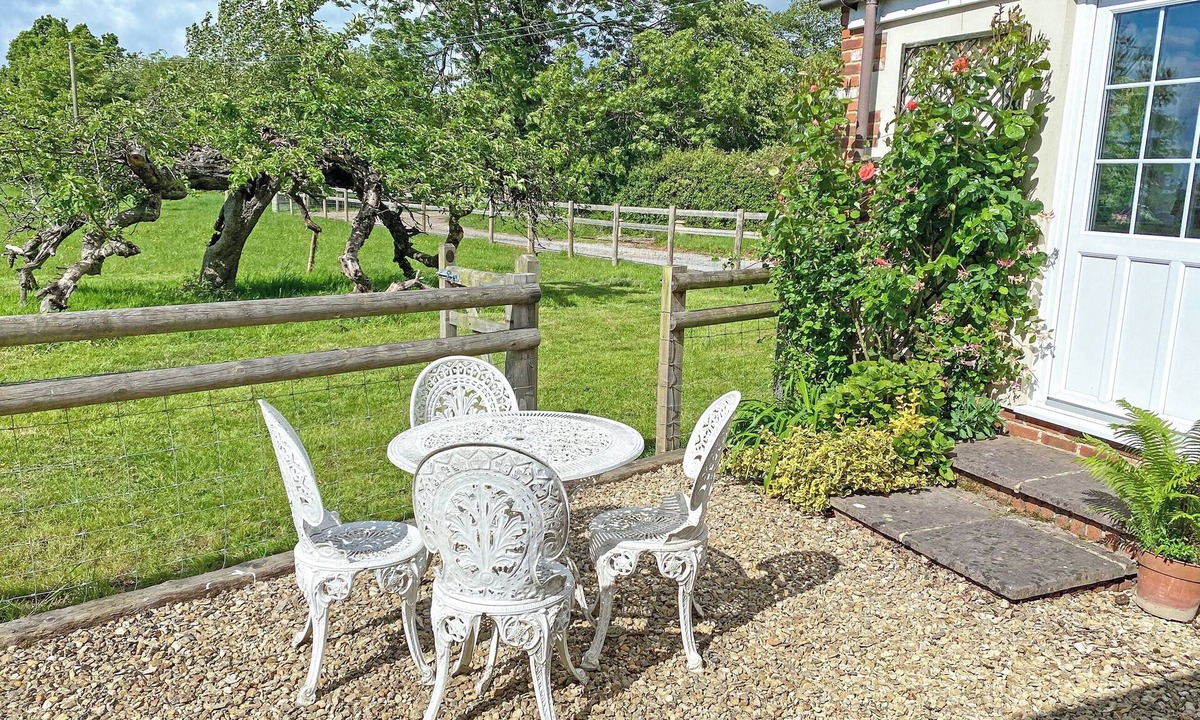 Lower Wick Cottage | A luxuriously appointed two bedroom ground floor barn.