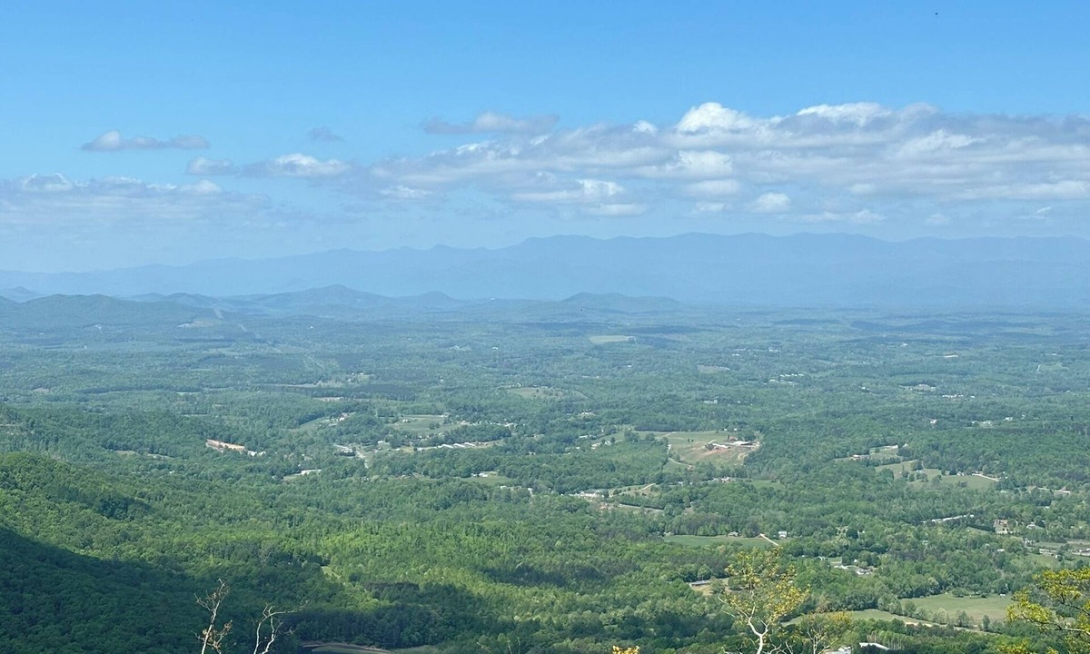 Morganton Cabin | A peaceful tiny cabin with sweeping views of the mountains.