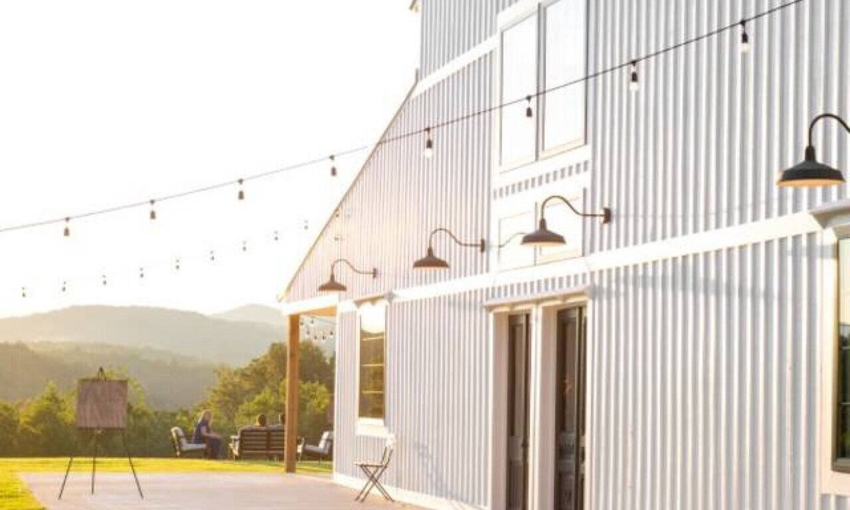 Mount Airy Other | A Suite with a View and Wine