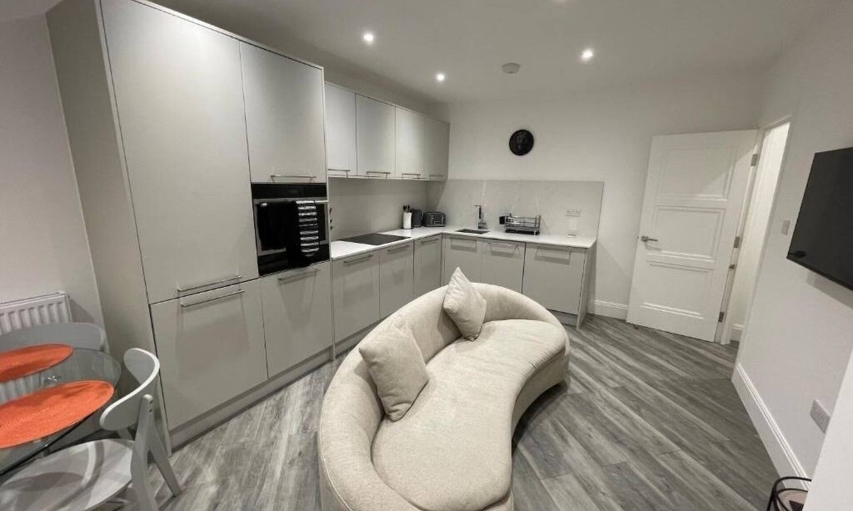 Reading City Centre Apartment | Abbey Corner By Nivaas 4