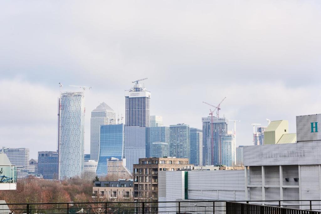 Rotherhithe Apartment | Access Canada Water