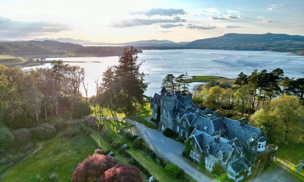 Oban Cottage | ACHNACLOICH, family friendly, with a garden in Connel, Argyll & Bute