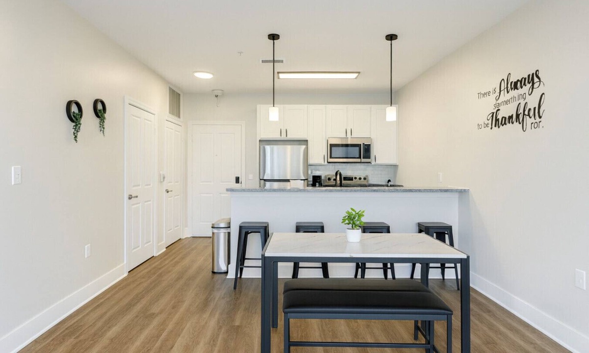 Glen Iris Apartment | Across from UAB|Spacious Retreat 02C