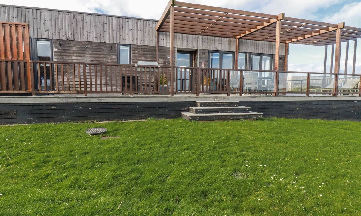 Portreath Cottage | ADELAIDE, pet friendly, with pool in Portreath