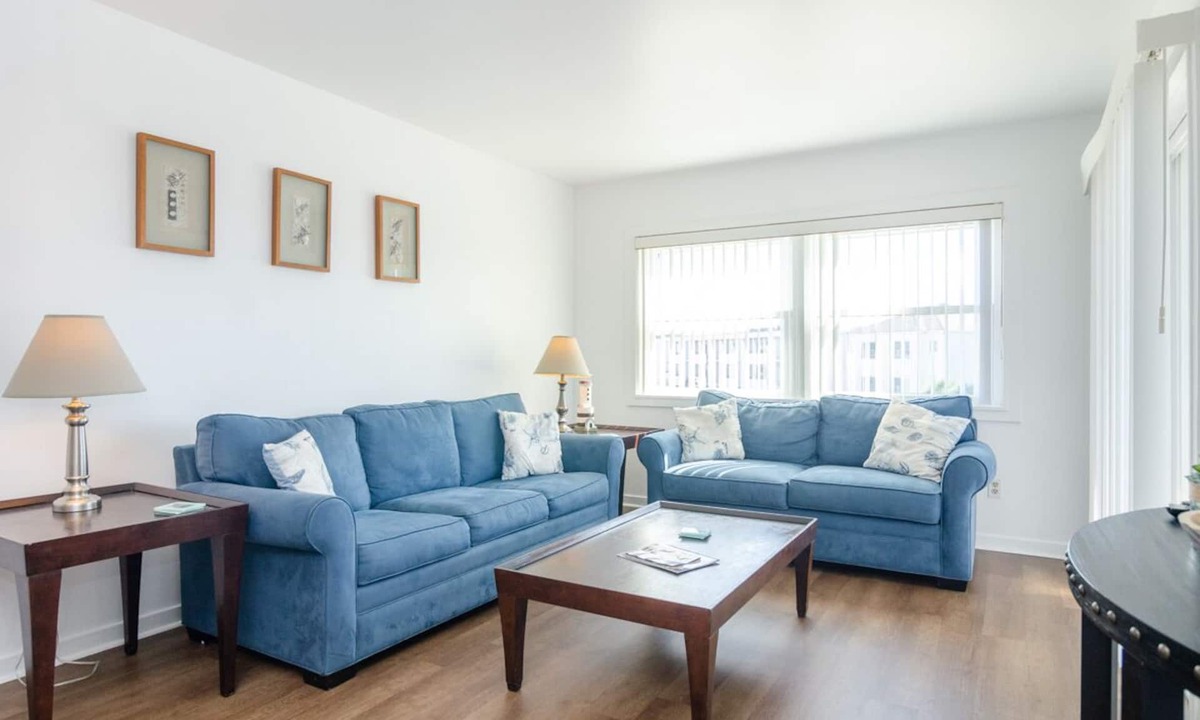 Wrightsville Beach Condo | Adorable 1BR Condo Steps to Johnnie Mercer’s!