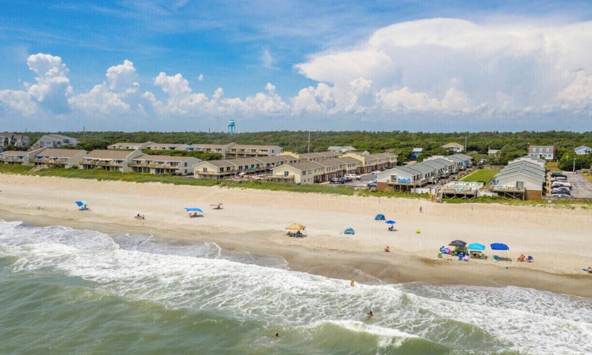 Pine Knoll Shores House | Affordable luxury on the beach!