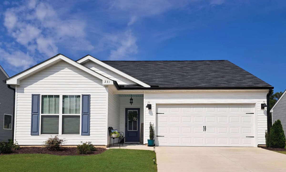 Warrenville House | Aiken Hillside Home 2 bedroom plus office, Monthly Stays Welcome
