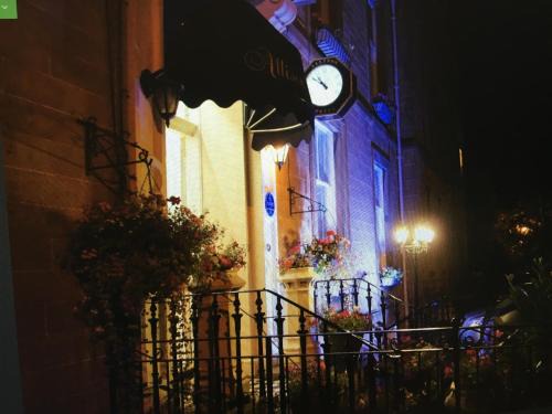 Newington House | Allison House 17