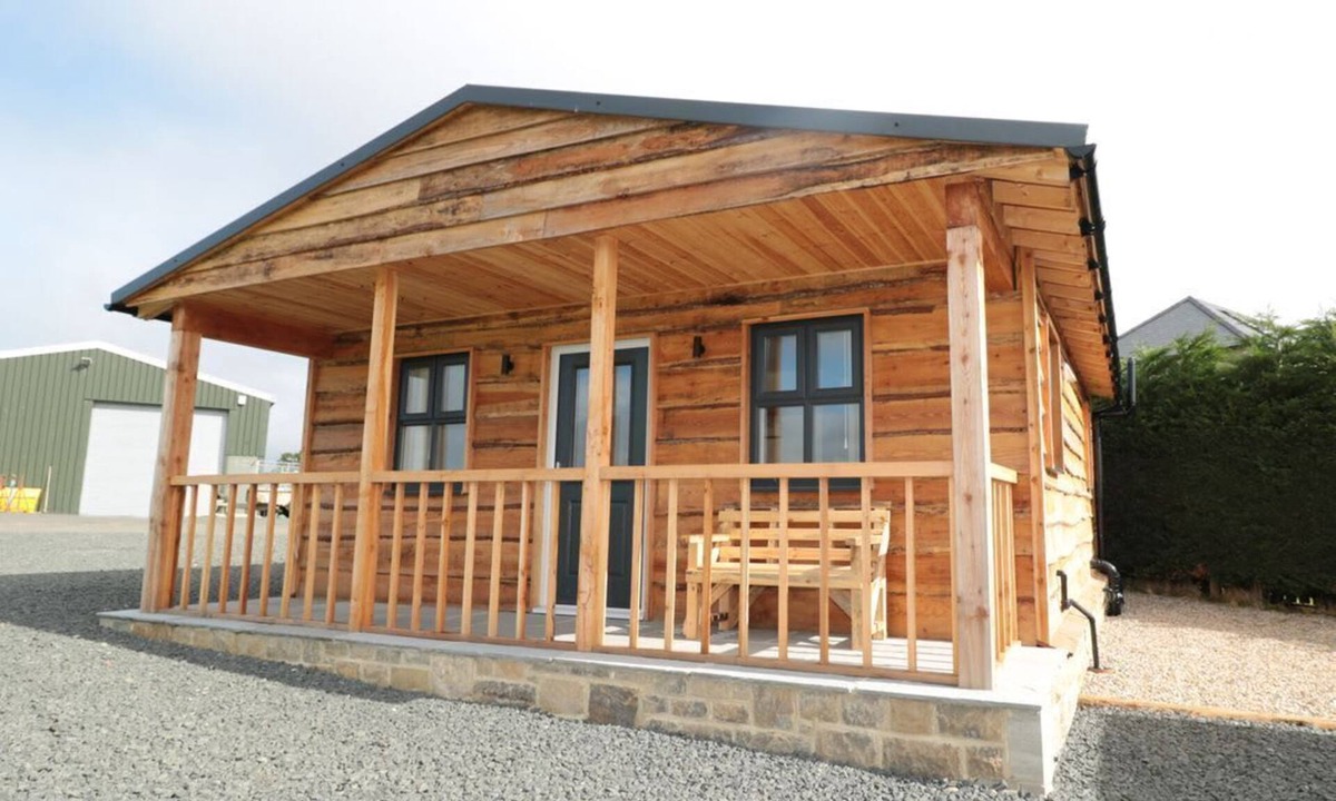 Longframlington Cabin | ALN: Working Farm in Longframlington
