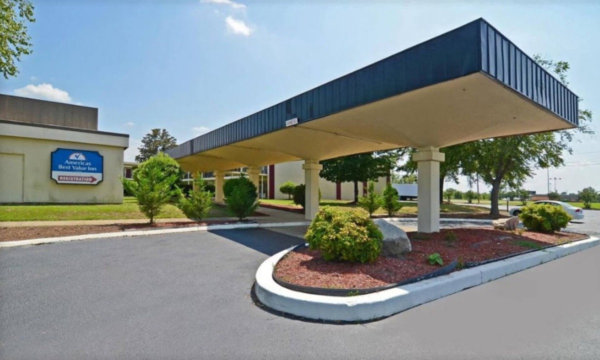 Wilson Apartment | Americas Best Value Inn Wilson UNIT 10 2 BEDS GROUND FLOOR