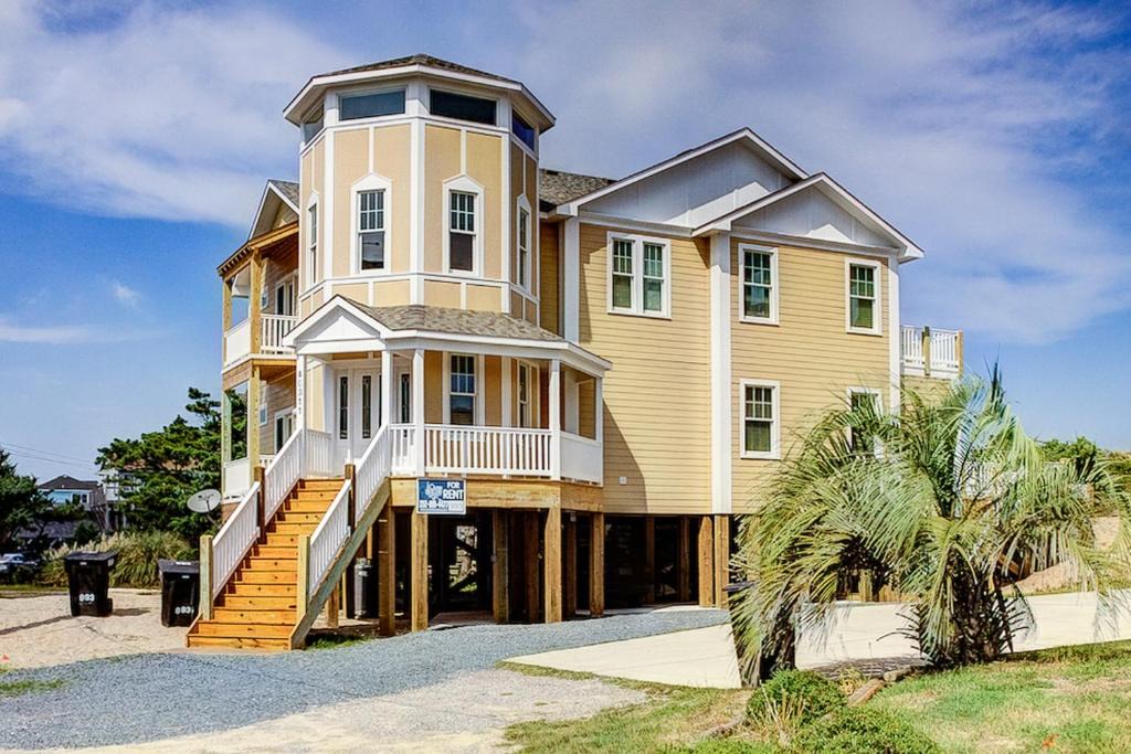 Avon House | Amorous 993