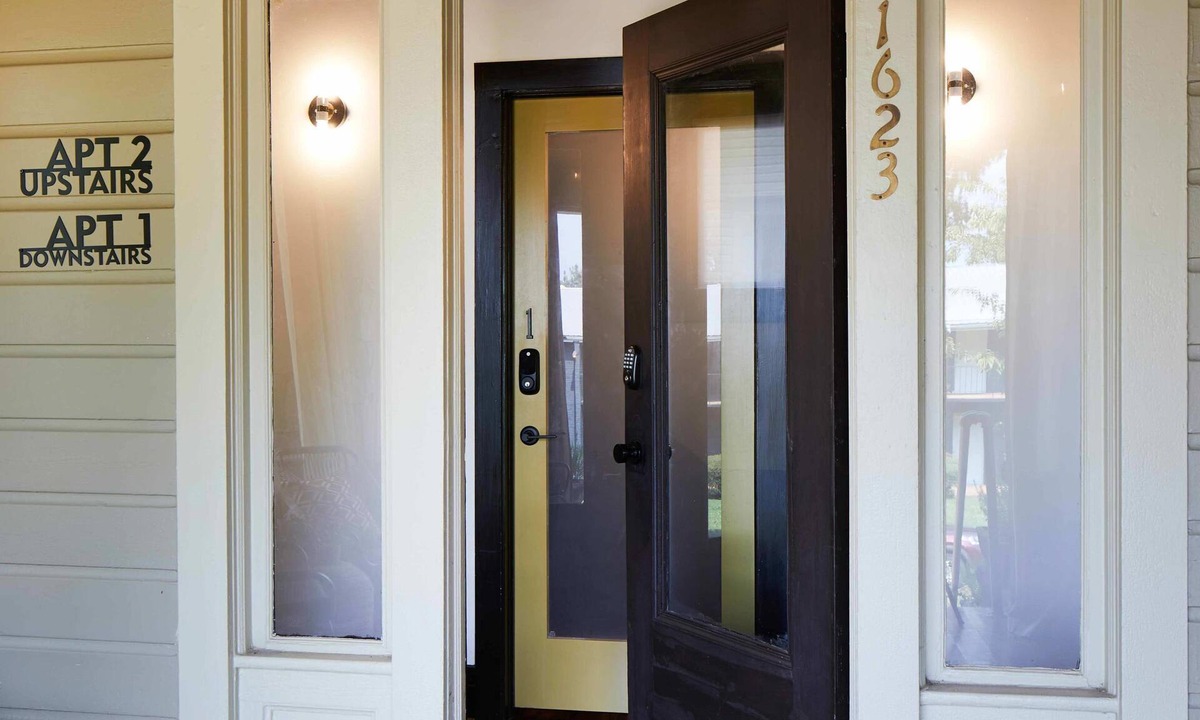 Five Points South Apartment | Apt1 Charles - Step-free Accessible Dog-friendly