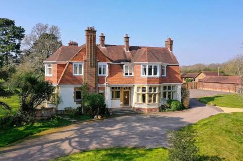 Sway House | Arnewood Manor