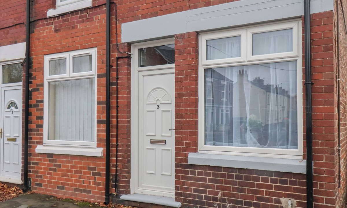 Great Ayton Cottage | ARTHUR'S HOUSE, pet friendly, with a garden in Great Ayton