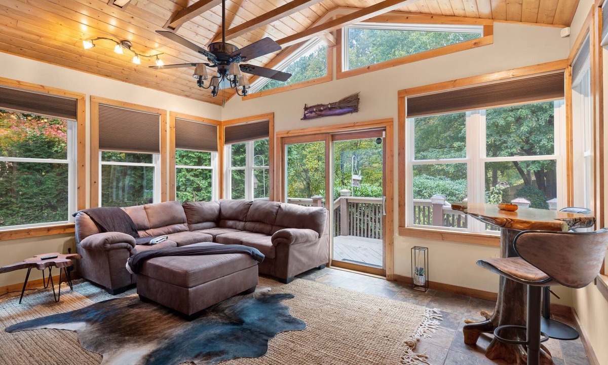 Asheville House | Asheville 5BR Retreat w/Hot Tub, Game Room & Fire Pit. 15min from Downtown!