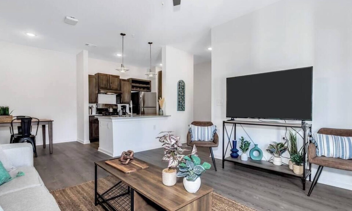 Avery Creek Apartment | Asheville Modern King unit with Pool & Clubhouse.