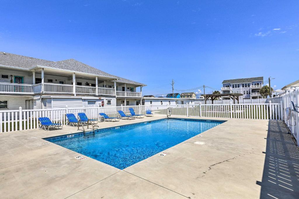 Atlantic Beach Apartment | Atlantic Beach Studio w/Community Pool!