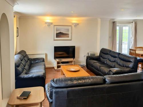 Newquay City Centre House | Atlantic Reach Lodge - Spacious 4 Bedroom Retreat