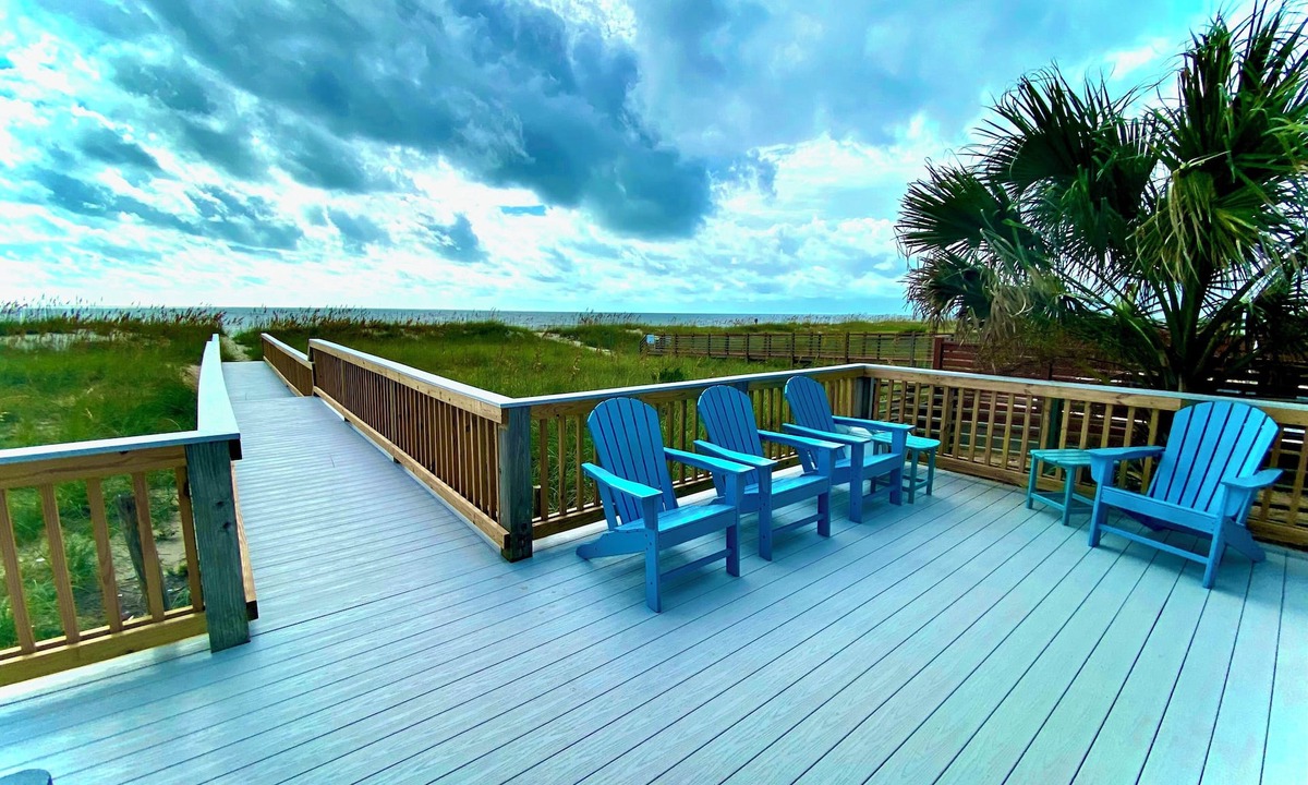 Kure Beach House | AUG 8-15, 15-22 ON SALE! OCEANFRONT 3BR HOUSE, Private BEACH ACCESS, HUGE DECK!