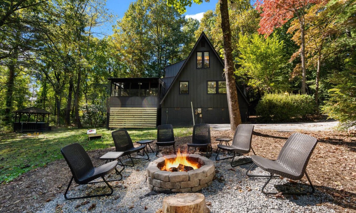 Hendersonville House | Awesome A-frame unique hot tub, fire pit game garage