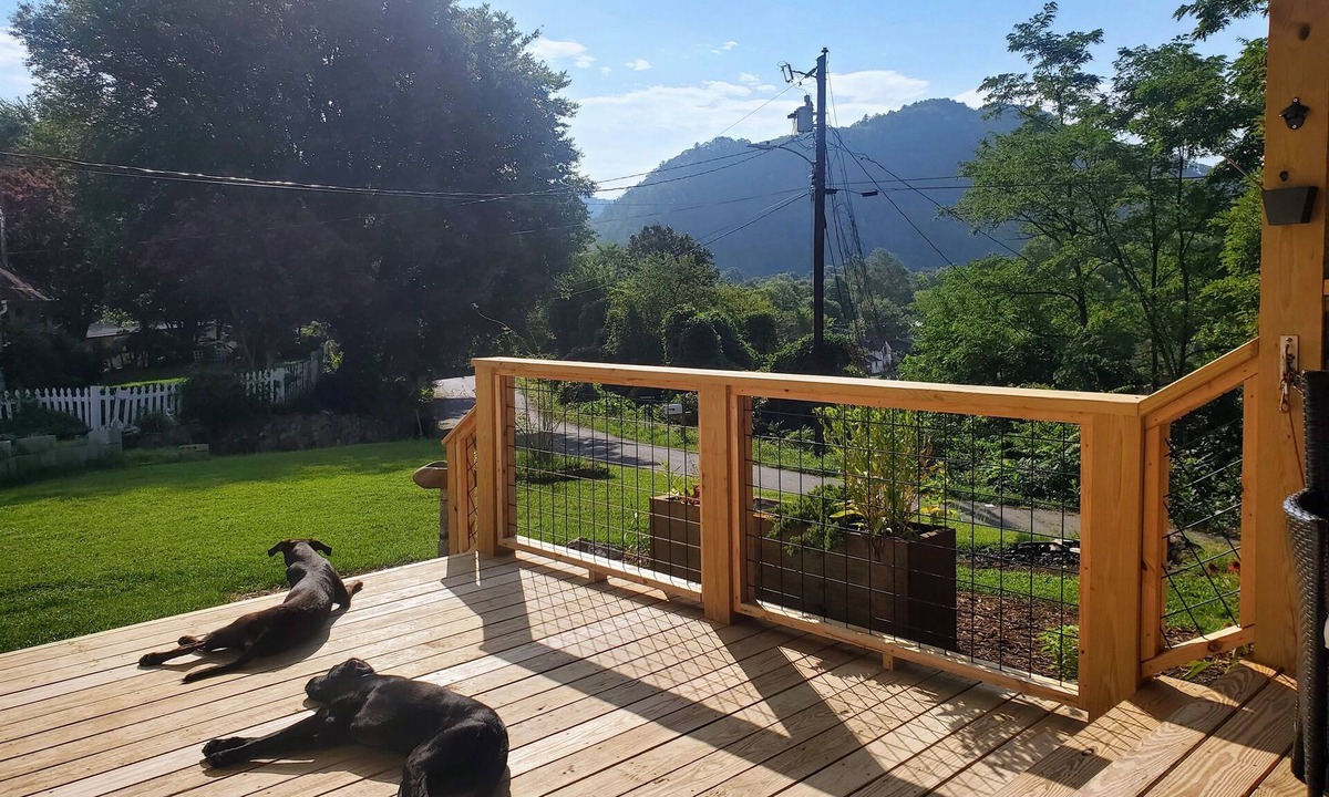 Hot Springs House | Bailey Hot Springs - In Town, Dog Friendly!