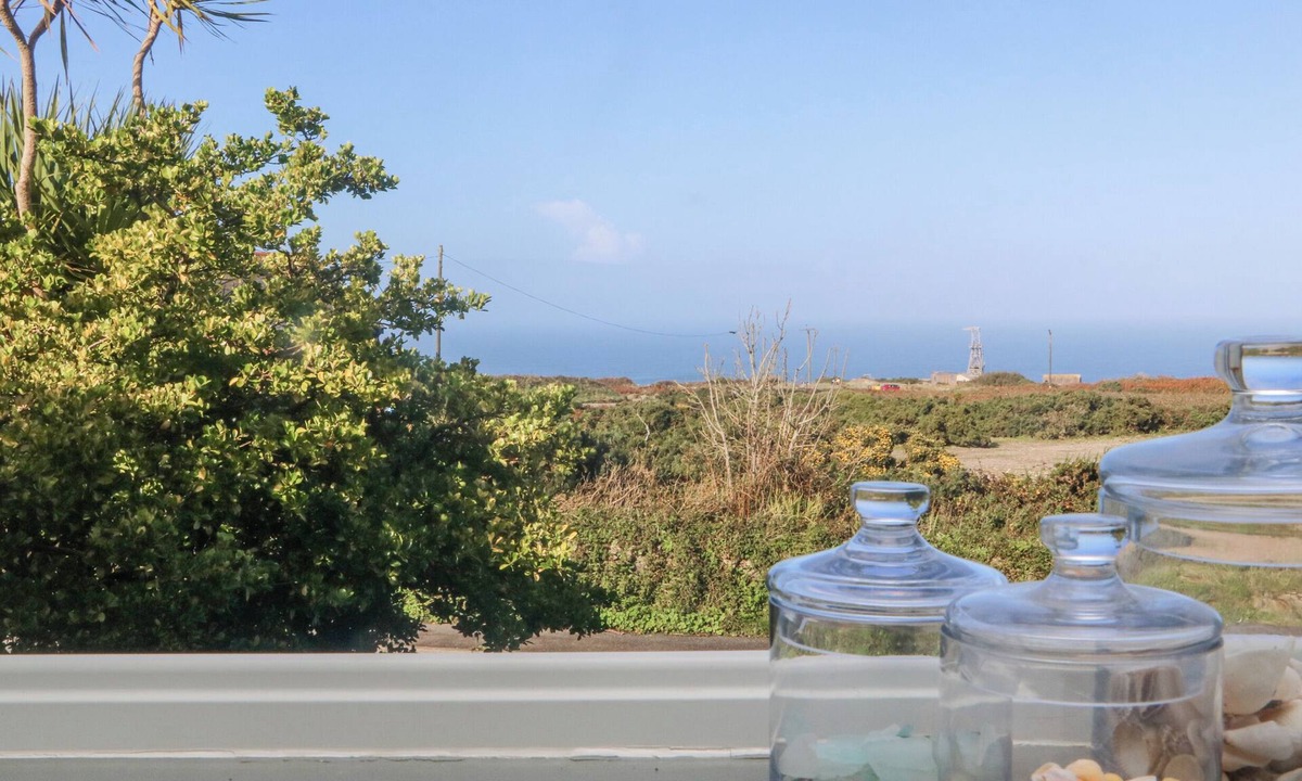 Pendeen Cottage | BAL VIEW, family friendly, with open fire in Trewellard