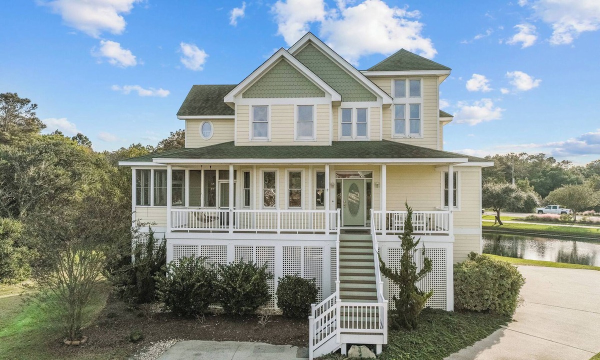 Buck Island House | Bare Feet Retreat 4-bed 3.5-bath home in Corolla, pet friendly, hot tub, sleeps 10