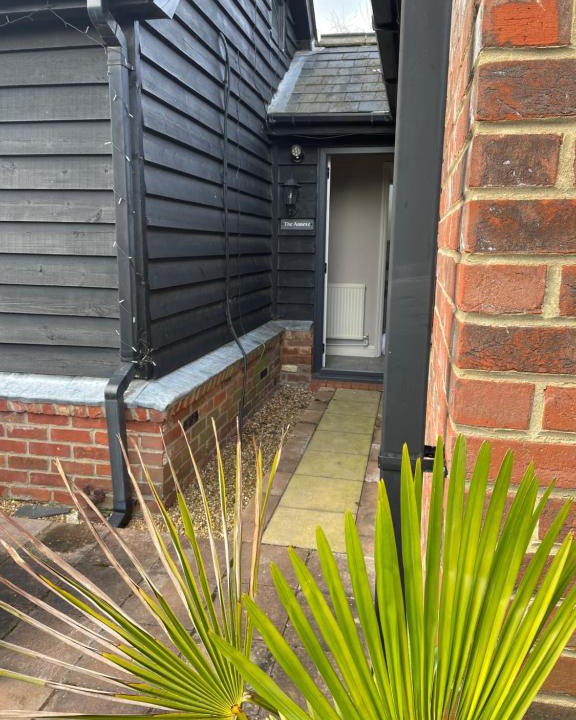 Earls Colne Apartment | Barn conversion Corner Annexe