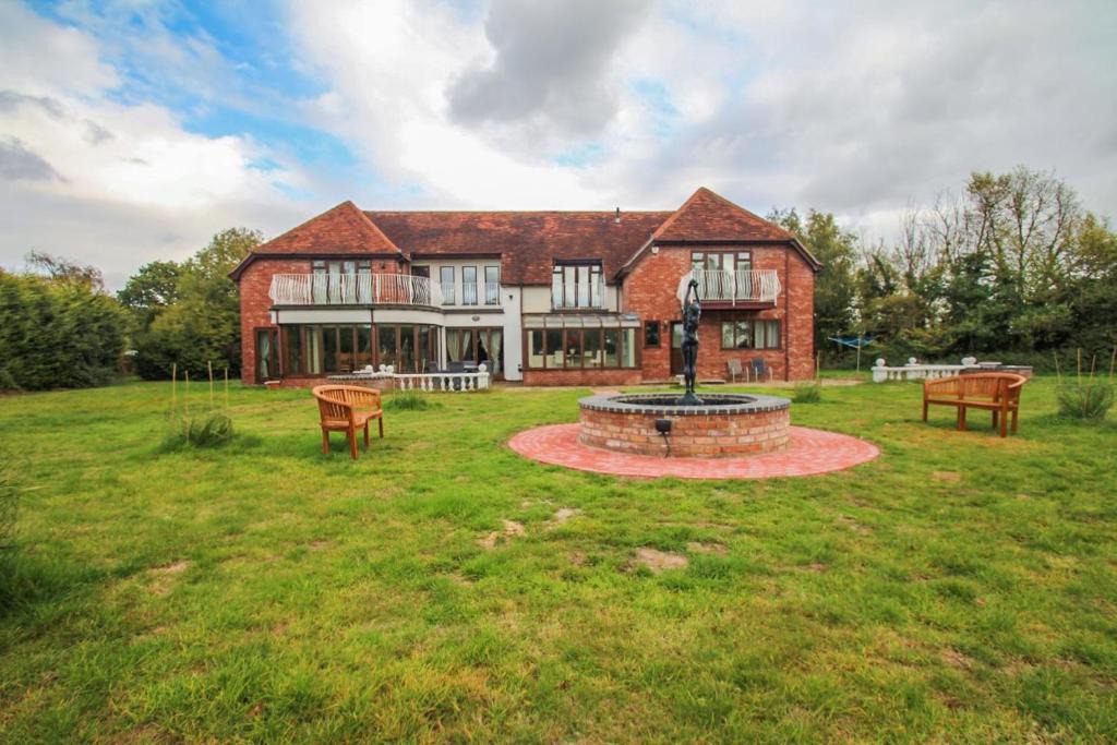 Clacton-on-Sea Bed & Breakfast | Barnfields Retreat