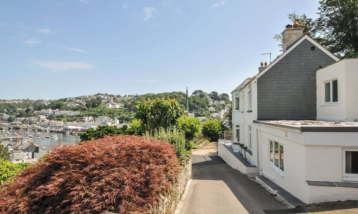 West Looe Cottage | BARTON HOUSE, pet friendly, country holiday cottage in Looe