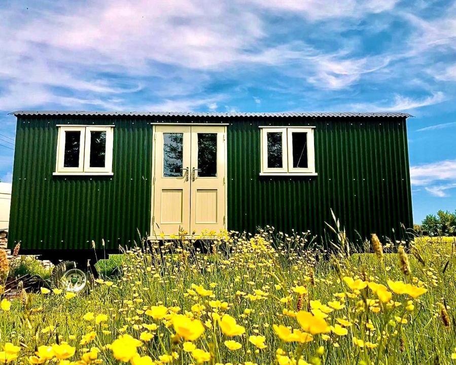Todber Apartment | Bathsheba, Luxurious Shepherds Hut set in Todber a hamlet set in Thomas Hardy's iconic rural Dorset