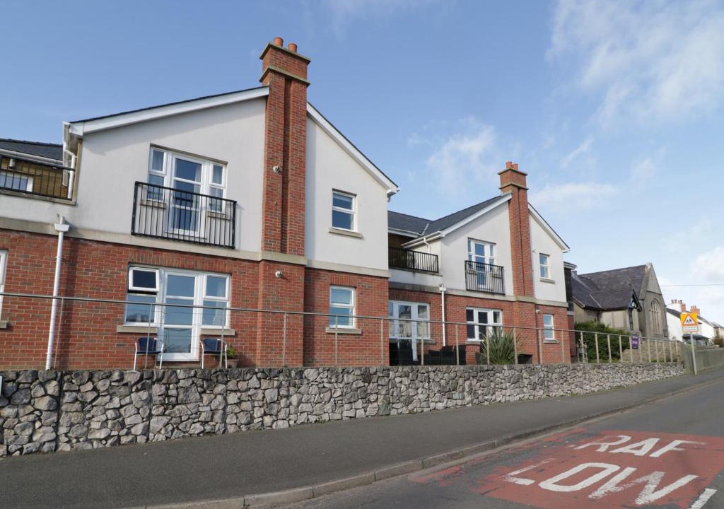 Benllech House | Bay View