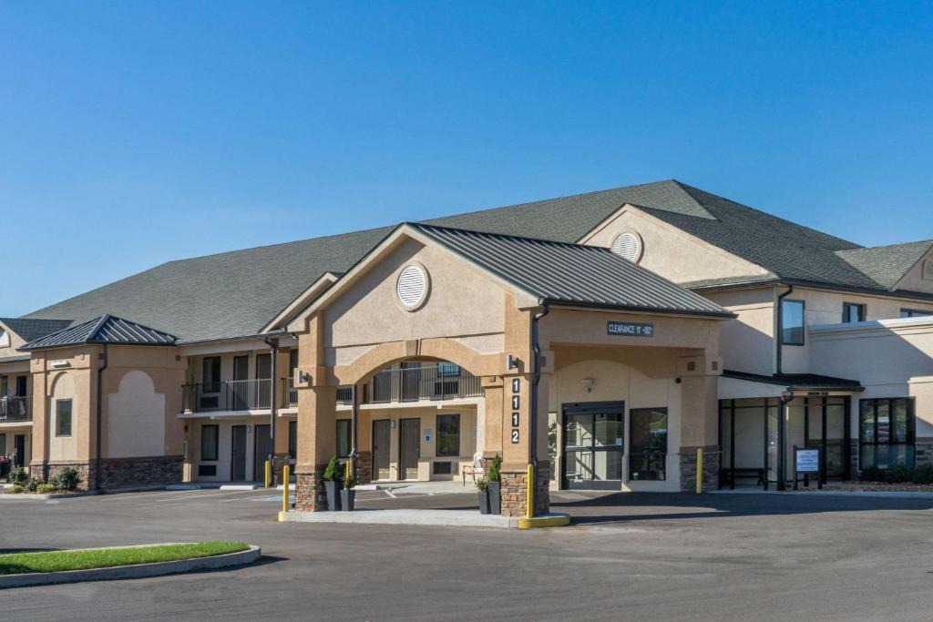 Clarksville Hotel | Baymont by Wyndham Clarksville