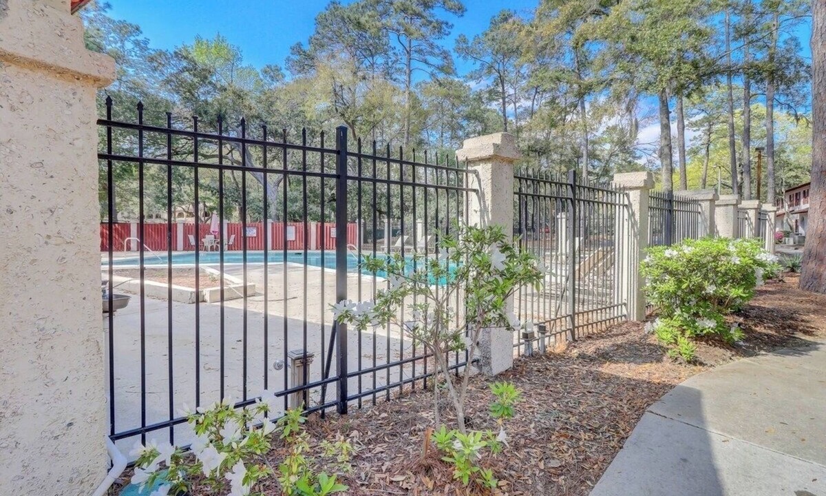 Palmetto Dunes Cottage | Beach Getaway 2BR w/Pool + Modern Comforts