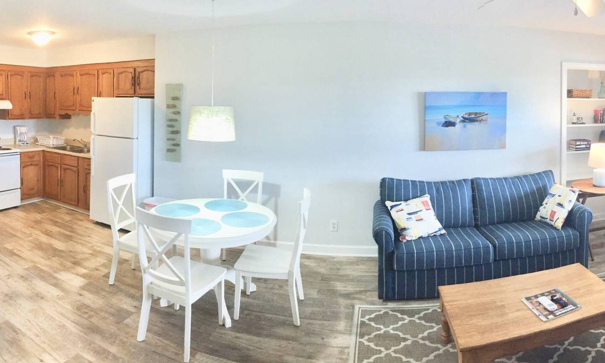 Nags Head Apartment | Beach Haven, less than 1 block to beach! Full kitchen, Private & Spacious.