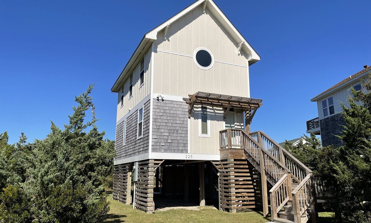 Ocracoke House | Beach Nut Bungalow: Two bedroom home in Pamlico Point