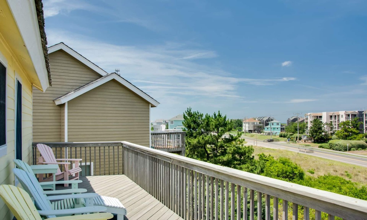 Nags Head House | Beagle By The Sea: Oceanside, Shared Pool, Hot Tub